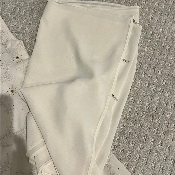 Elegant White/Crean Indian 3 piece - Picture 4 of 5